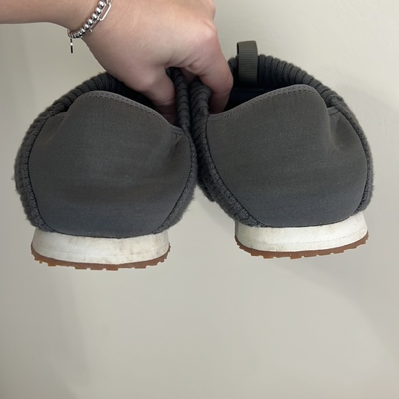 Teva ReEmber Fleece Moc Dark Gull Grey Slipper - Picture 10 of 13